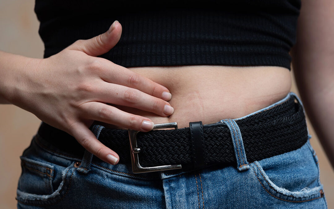 Inflamación abdominal: por qué aparece y qué cambios suelen ayudar